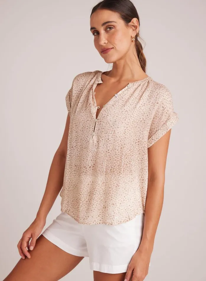 Bella Dahl Cap Sleeve Pullover 8211 Salvador Sand Print Women Short Sleeve Bella Dahl Cap Sleeve Pullover 8211 Salvador Sand Print Women Short Sleeve