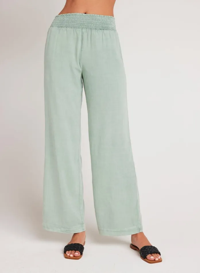 Bella Dahl Smocked Waist Wide Leg 8211 Oasis Green Women Pants Bella Dahl Smocked Waist Wide Leg 8211 Oasis Green Women Pants