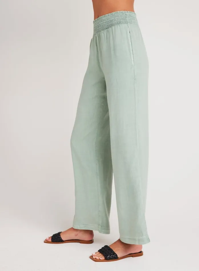 Bella Dahl Smocked Waist Wide Leg 8211 Oasis Green Women Pants Bella Dahl Smocked Waist Wide Leg 8211 Oasis Green Women Pants