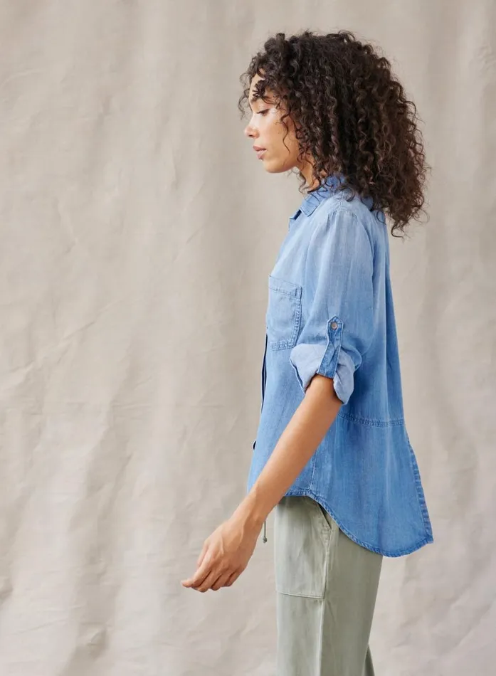 Bella Dahl Split Back Button Down 8211 Medium Ombre Wash Women Button Down Bella Dahl Split Back Button Down 8211 Medium Ombre Wash Women Button Down