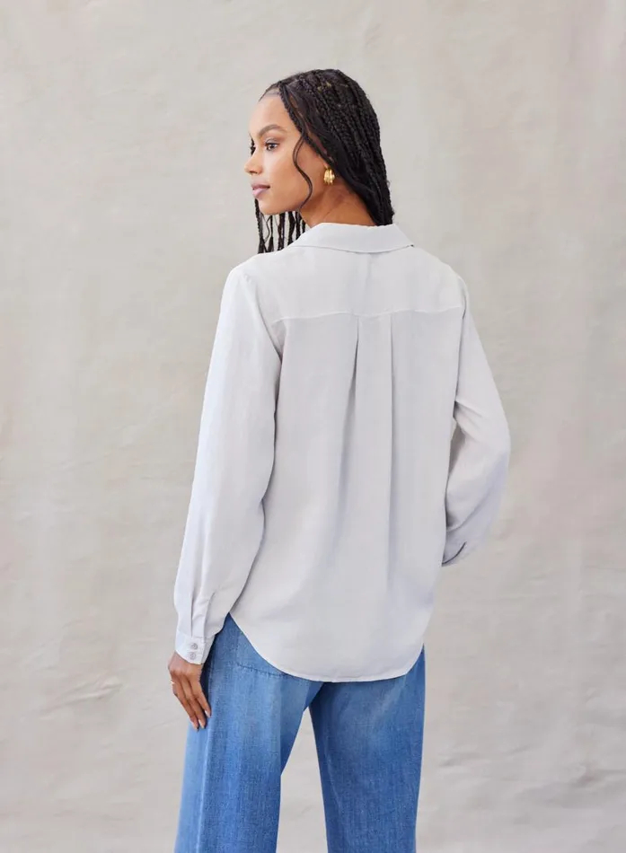 Bella Dahl Two Pocket Classic Button Down 8211 Foggy Sky Women Long Sleeve Bella Dahl Two Pocket Classic Button Down 8211 Foggy Sky Women Long Sleeve