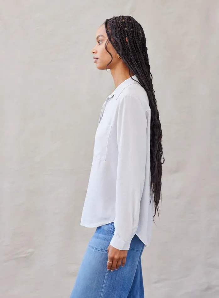 Bella Dahl Two Pocket Classic Button Down 8211 Foggy Sky Women Long Sleeve Bella Dahl Two Pocket Classic Button Down 8211 Foggy Sky Women Long Sleeve