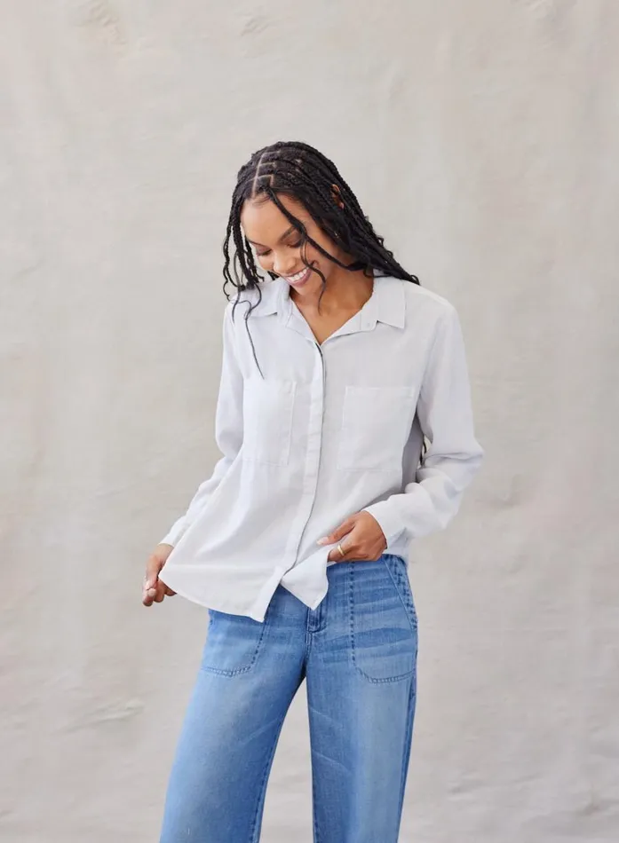 Bella Dahl Two Pocket Classic Button Down 8211 Foggy Sky Women Long Sleeve Bella Dahl Two Pocket Classic Button Down 8211 Foggy Sky Women Long Sleeve