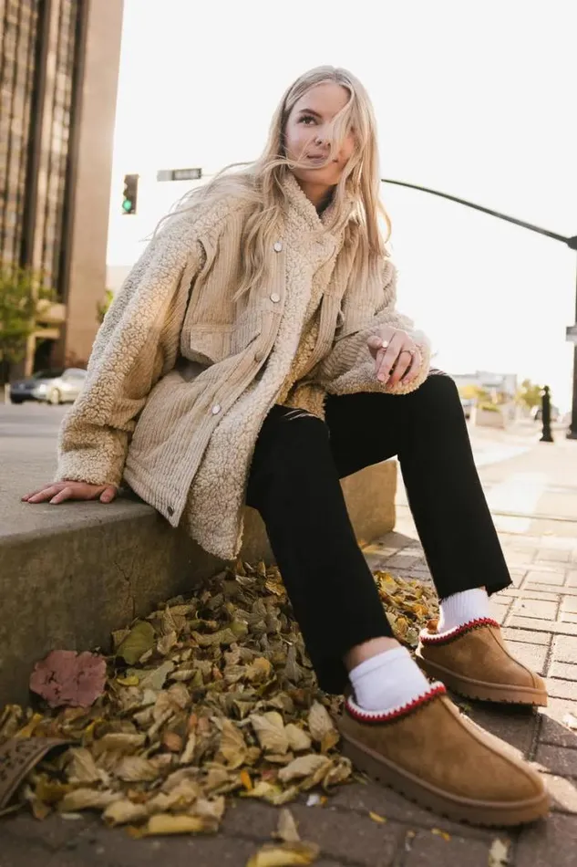 Bohme Outerwear BlankNYC Corduroy Sherpa Jacket Cream 8211 Women Bohme Outerwear BlankNYC Corduroy Sherpa Jacket Cream 8211 Women