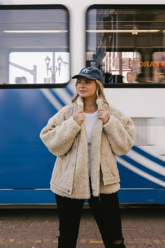Bohme Outerwear BlankNYC Corduroy Sherpa Jacket Cream 8211 Women Bohme Outerwear BlankNYC Corduroy Sherpa Jacket Cream 8211 Women