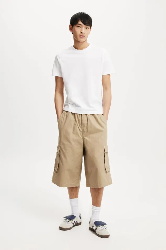 Cotton On Tees and Tanks Cropped Regular Fit TShirt White 8211 Men Cotton On Tees and Tanks Cropped Regular Fit TShirt White 8211 Men