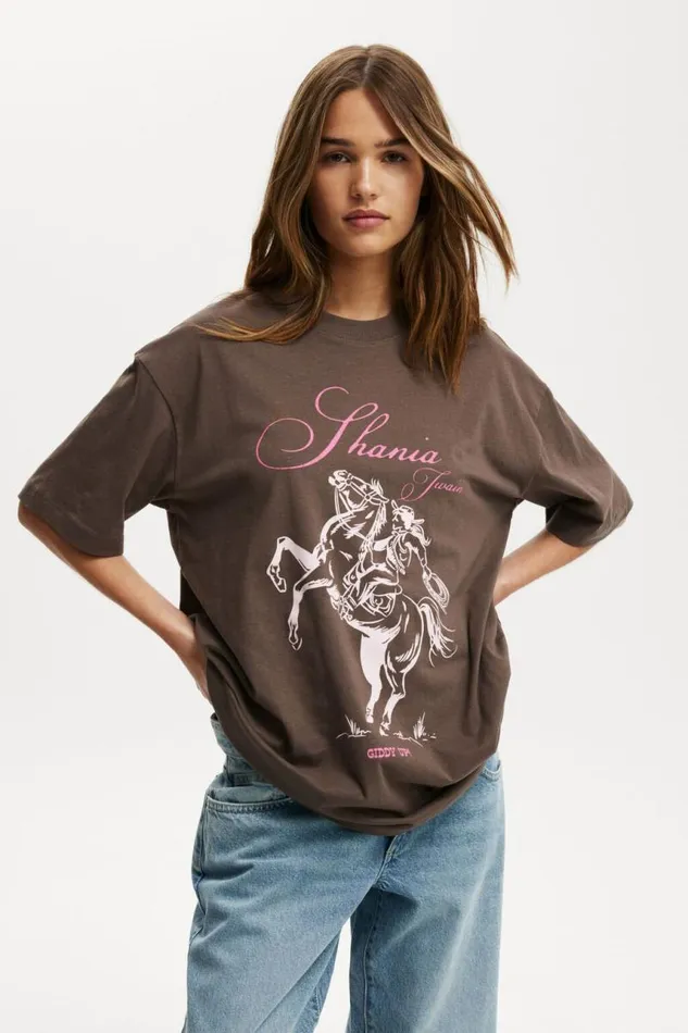 Cotton On Tops The Lcn Music Boxy Graphic Tee Lcn Bra Shania Twain Dark Truffle 8211 Women