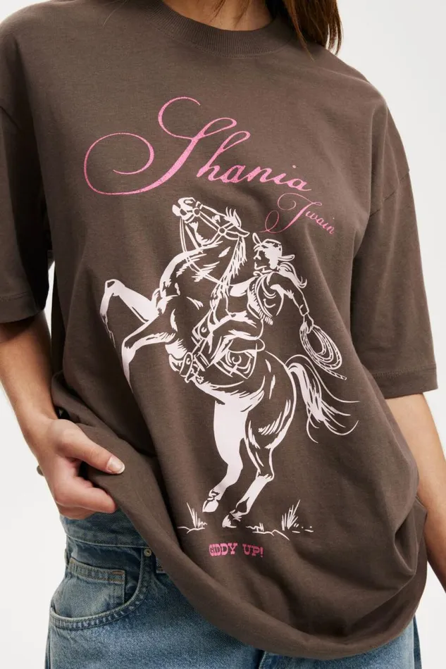 Cotton On Tops The Lcn Music Boxy Graphic Tee Lcn Bra Shania Twain Dark Truffle 8211 Women Cotton On Tops The Lcn Music Boxy Graphic Tee Lcn Bra Shania Twain Dark Truffle 8211 Women