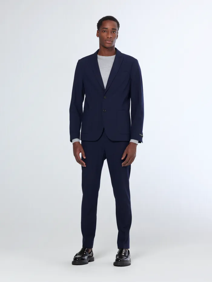 Essential 8211 UNCONSTRUCTED PEAK LAPEL COOLWOOL BLAZER Night Men Scotch and Soda Essentials Essential 8211 UNCONSTRUCTED PEAK LAPEL COOLWOOL BLAZER Night Men Scotch and Soda Essentials