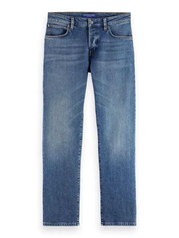 Essential THE ZEE STRAIGHT FIT JEANS BLUE MOVES Blue Moves Men Scotch and Soda Essentials Essential THE ZEE STRAIGHT FIT JEANS BLUE MOVES Blue Moves Men Scotch and Soda Essentials