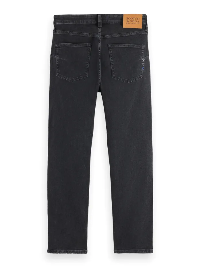 Essential THE ZEE STRAIGHT JEANS CITY BLACK City Black Men Scotch and Soda Jeans Essential THE ZEE STRAIGHT JEANS CITY BLACK City Black Men Scotch and Soda Jeans