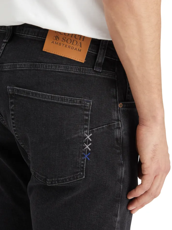 Essential THE ZEE STRAIGHT JEANS CITY BLACK City Black Men Scotch and Soda Jeans Essential THE ZEE STRAIGHT JEANS CITY BLACK City Black Men Scotch and Soda Jeans