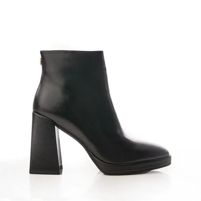 Heeled And Wedge Boots Women Moda In Pelle Marrienne Black Porvair