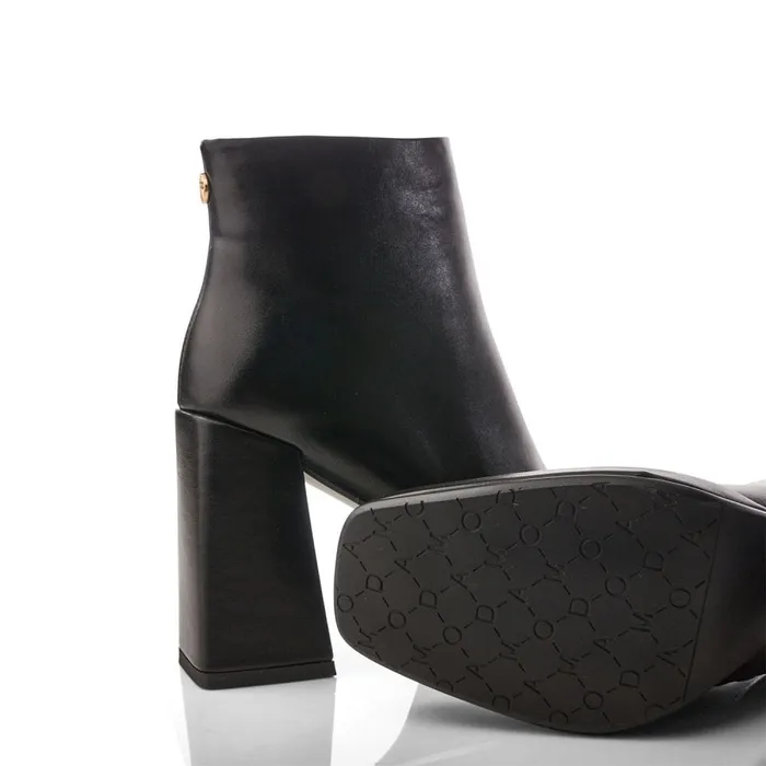 Heeled And Wedge Boots Women Moda In Pelle Marrienne Black Porvair