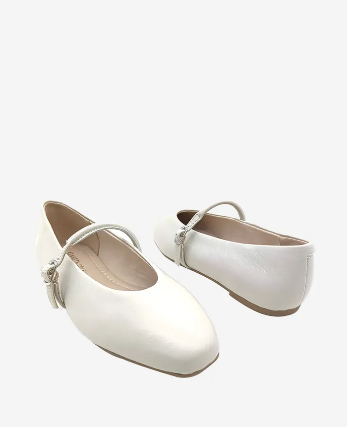 Kenneth Cole Flats and Loafers Women Magnolia Leather Ballet Flat Ecru Leather Kenneth Cole Flats and Loafers Women Magnolia Leather Ballet Flat Ecru Leather