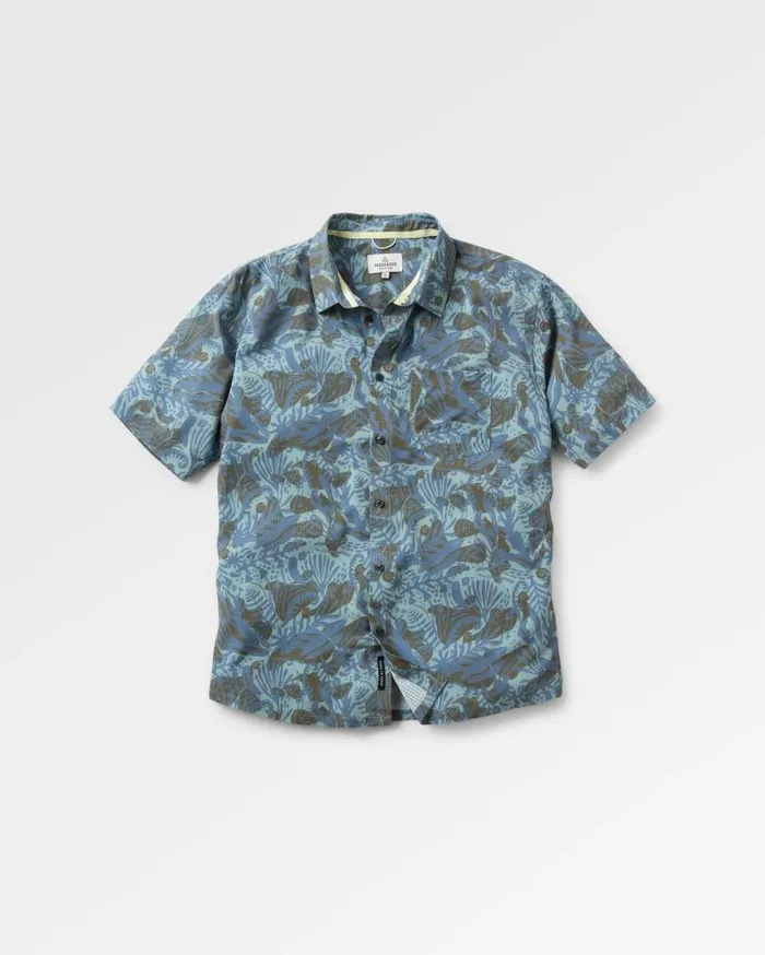 Men Tops Passenger Sundowner Stretch Short Sleeve Shirt Abstract Seaweed Camo Abstract Seaweed Camo