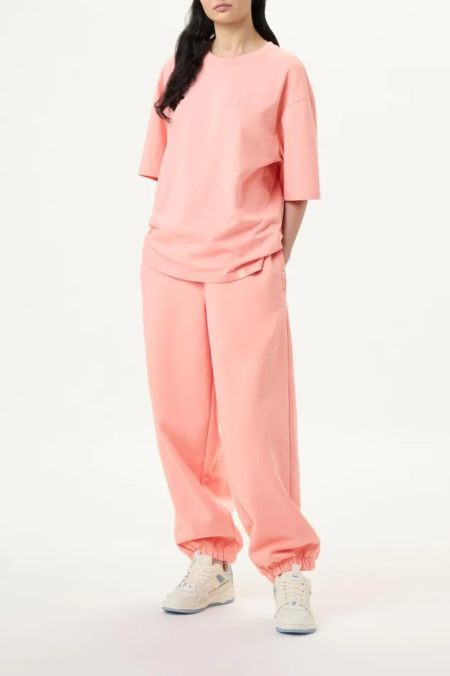 Pants and Shorts Women Fila Apex Relaxed Jogger 800 Coral Almond Pants and Shorts Women Fila Apex Relaxed Jogger 800 Coral Almond