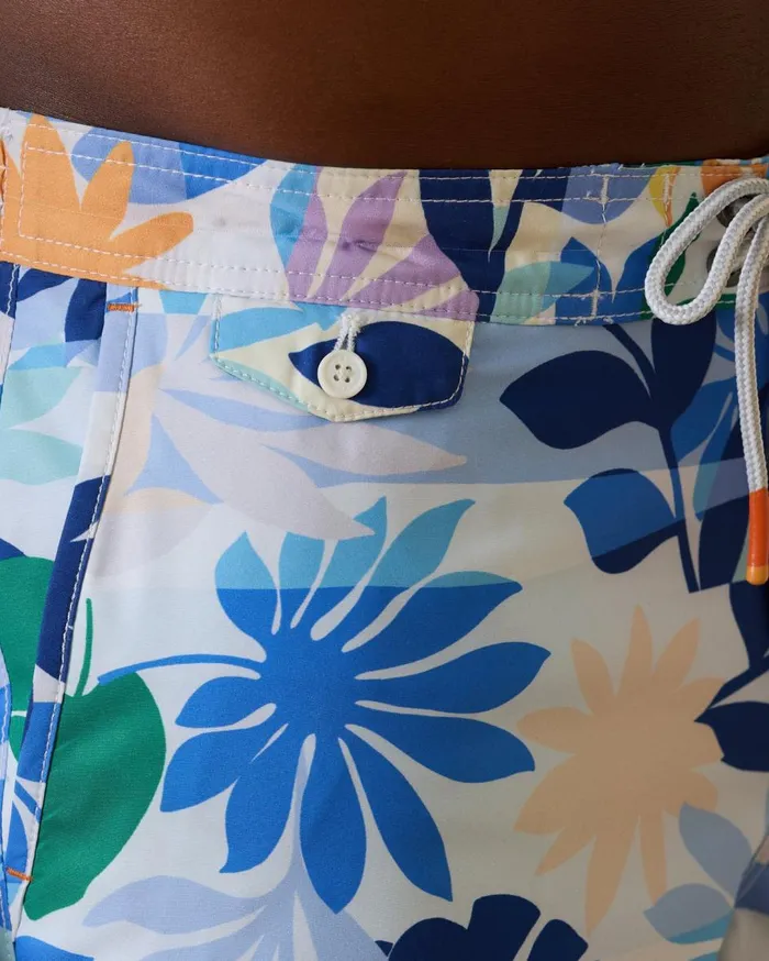 Tommy Bahama Disney Naples Postcard To Paradise 6Inch Swim Trunks Continental Men Swim and Boardshorts Tommy Bahama Disney Naples Postcard To Paradise 6Inch Swim Trunks Continental Men Swim and Boardshorts
