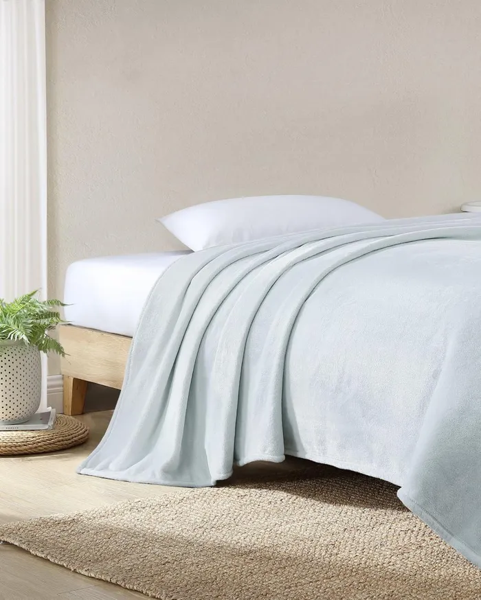 Tommy Bahama Plush Fleece Pastel Blue King Blanket Pastel Blue Beach and Home Bedding Tommy Bahama Plush Fleece Pastel Blue King Blanket Pastel Blue Beach and Home Bedding
