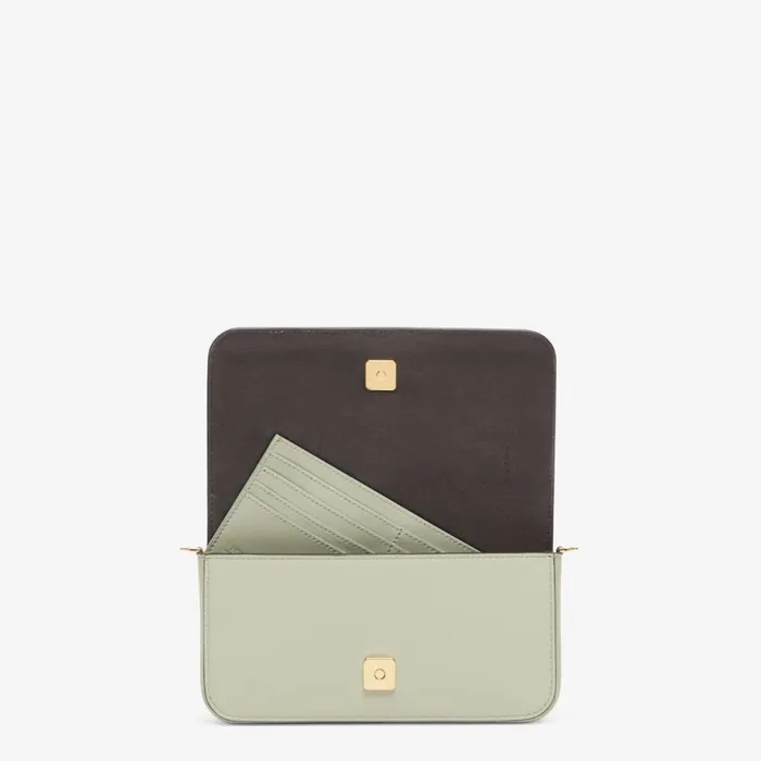 Woman Green Leather Wallet Green Fendi Wallets On Chain