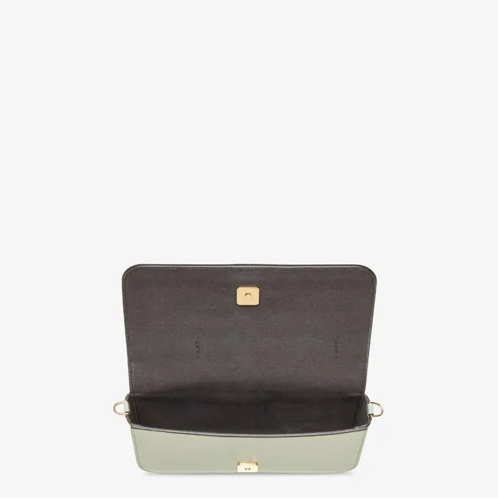 Woman Green Leather Wallet Green Fendi Wallets On Chain