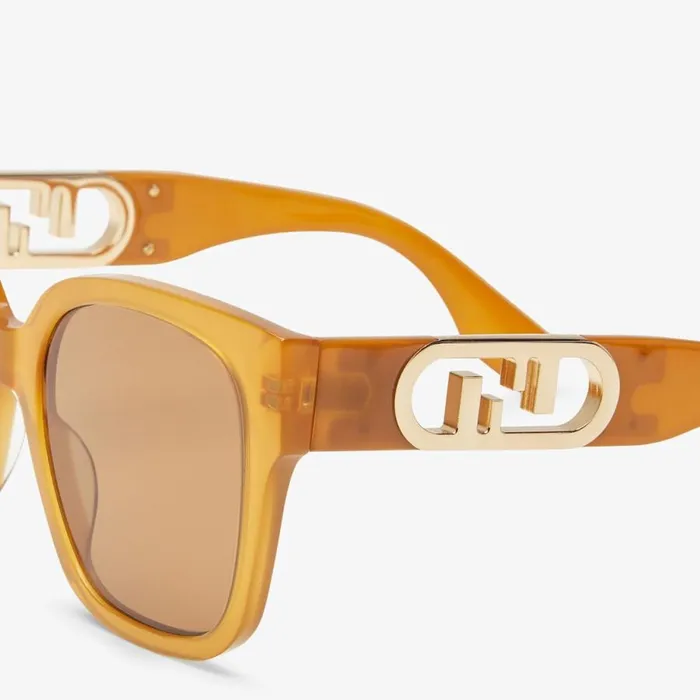 Woman Sunglasses In Transparent Caramel Acetate Brown Fendi Sunglasses