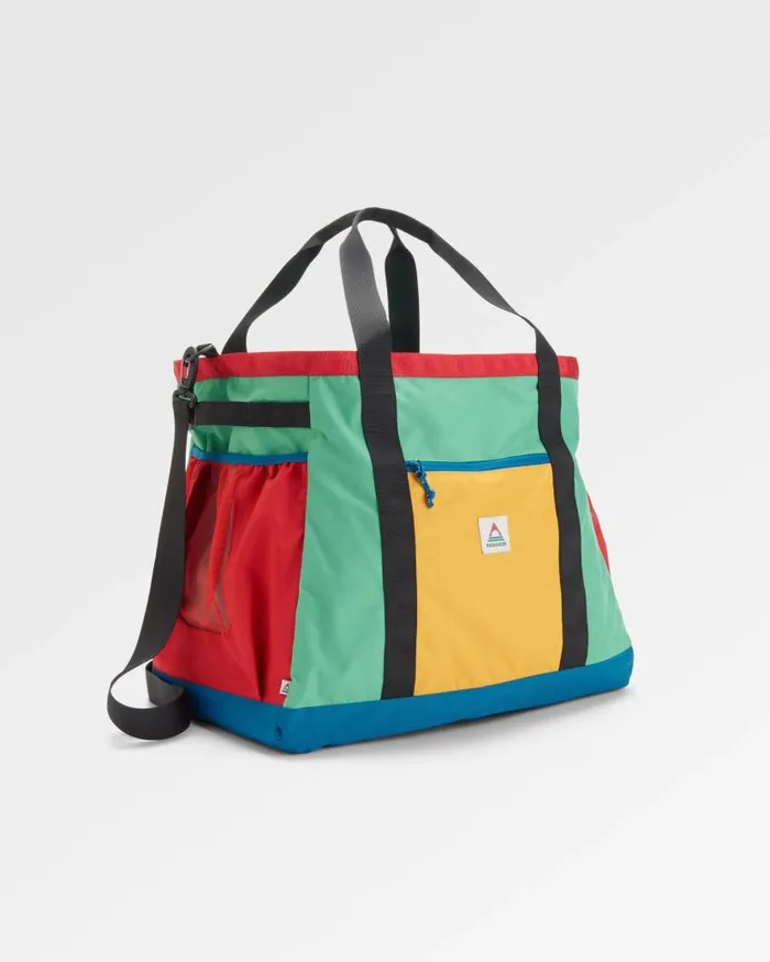 WomenMen Backpacks and Bags Passenger Sojourn Gear Tote 48L Multi Primary Multi Primary