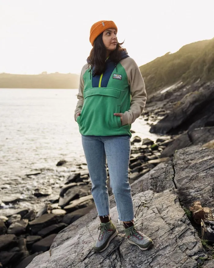 Women Tops Passenger Alexander Recycled Polar Hooded Fleece Green Spruce Green Spruce