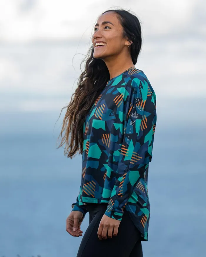 Women Tops Passenger Hatha Recycled Active Top Deep Navy Camo Deep Navy Camo