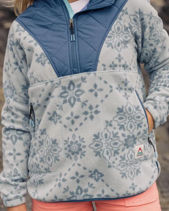 Women Tops Passenger Juana Recycled Polar Hooded Fleece Large Tile Washed Blue Large Tile Washed Blue Women Tops Passenger Juana Recycled Polar Hooded Fleece Large Tile Washed Blue Large Tile Washed Blue