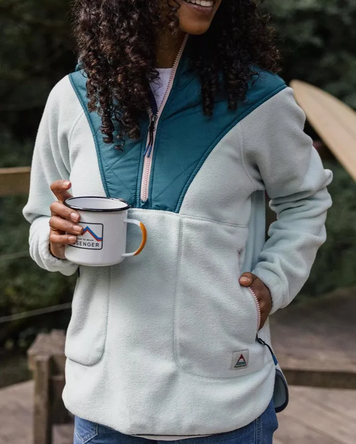 Women Tops Passenger Juana Recycled Polar Hooded Fleece Surf Spray Surf Spray